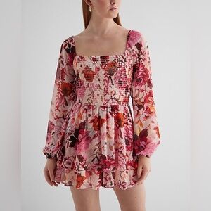 Express Floral Square Neck Long Sleeve Smocked Romper🌸